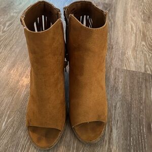 Forever 21 Tan Ankle Fringe Booties